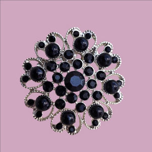 Elegant Vintage-Inspired Brooch